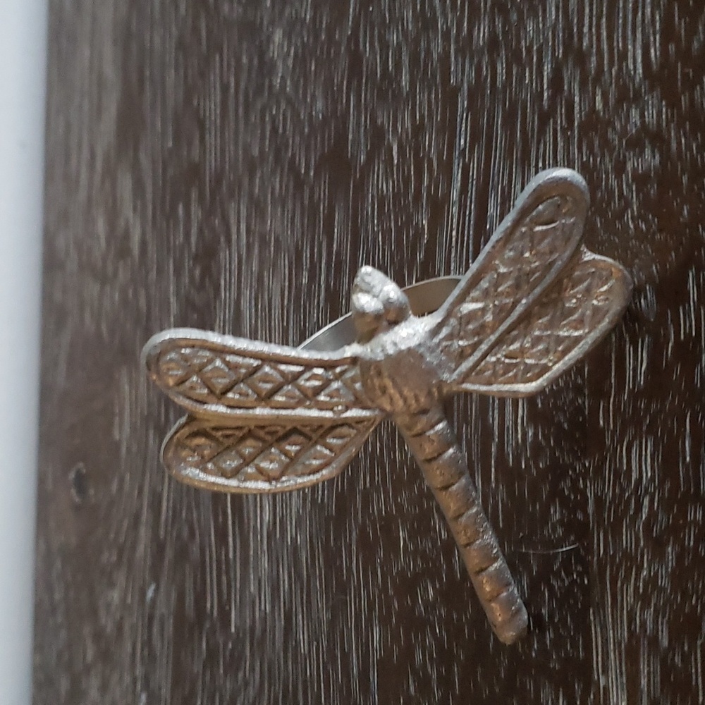 Rare Find! 🎉HP🎉Southern Living at Home Dragonfly Napkin Ring/Holder